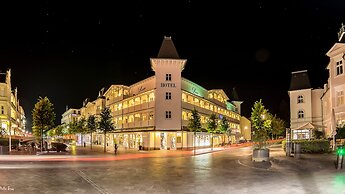LOEV - VELA Hotel