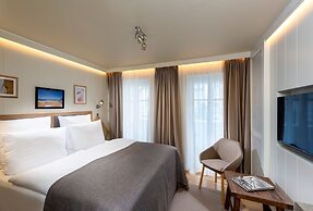 LOEV - VELA Hotel
