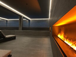 LOEV - VELA Hotel