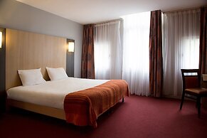 Brit Hotel Chinon le Lion d'Or