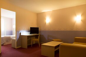Brit Hotel Chinon le Lion d'Or