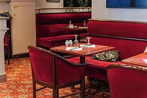 Brit Hotel Chinon le Lion d'Or
