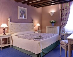 Hotel Beaubourg