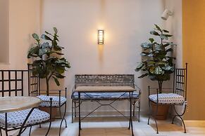 Hotel Meninas