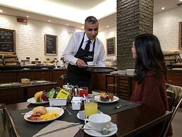 La Meridiana Bleisure Hotel