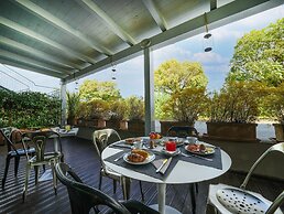 La Meridiana Bleisure Hotel