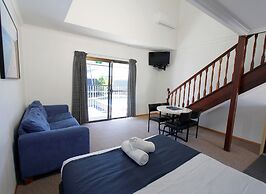 Blue Shades Motel