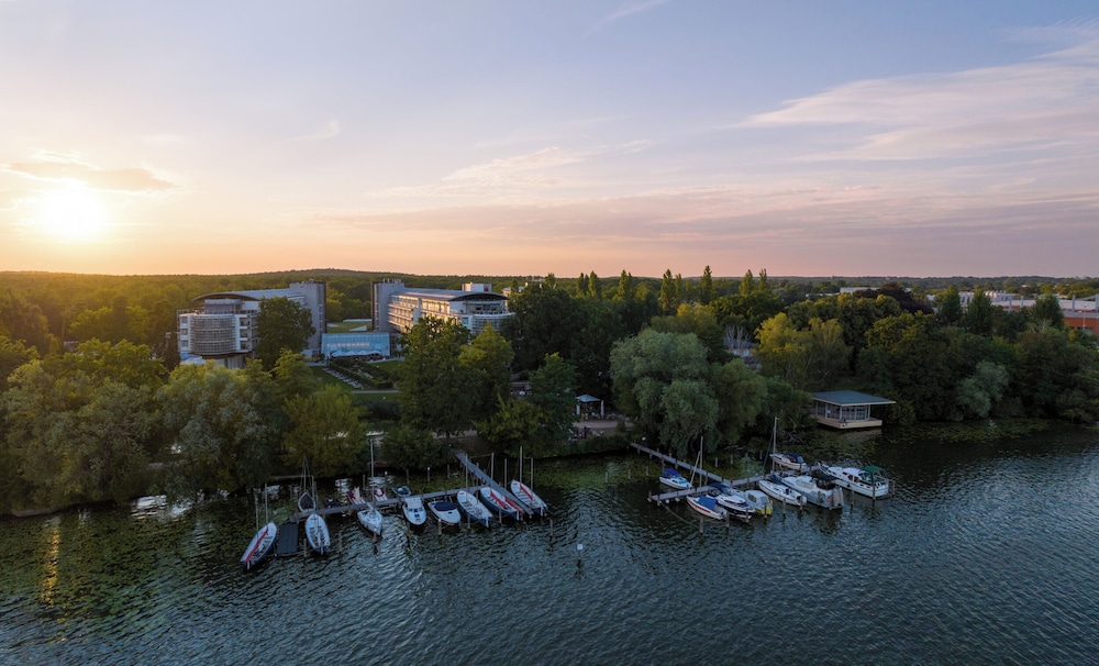 Kongresshotel Potsdam am Templiner See