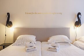 The Black Swan Hotel
