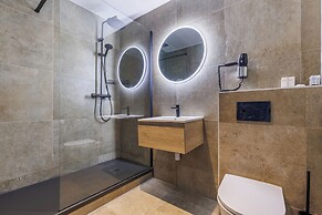The Black Swan Hotel