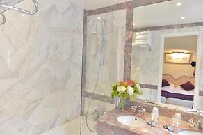 Hôtel Suites Unic Renoir Saint Germain