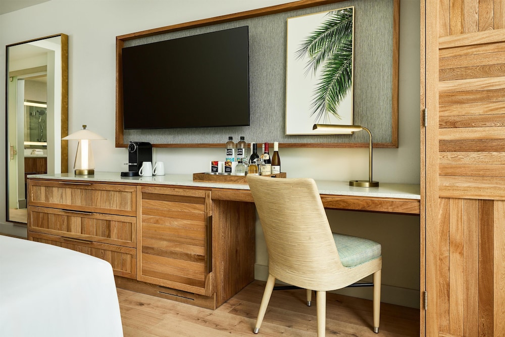 Faro Blanco Resort Marathon Florida Keys, Curio by Hilton