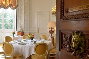 Chateau Colbert
