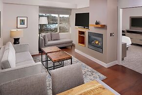 Chrysalis Inn & Spa Bellingham, Curio Collection by Hilton