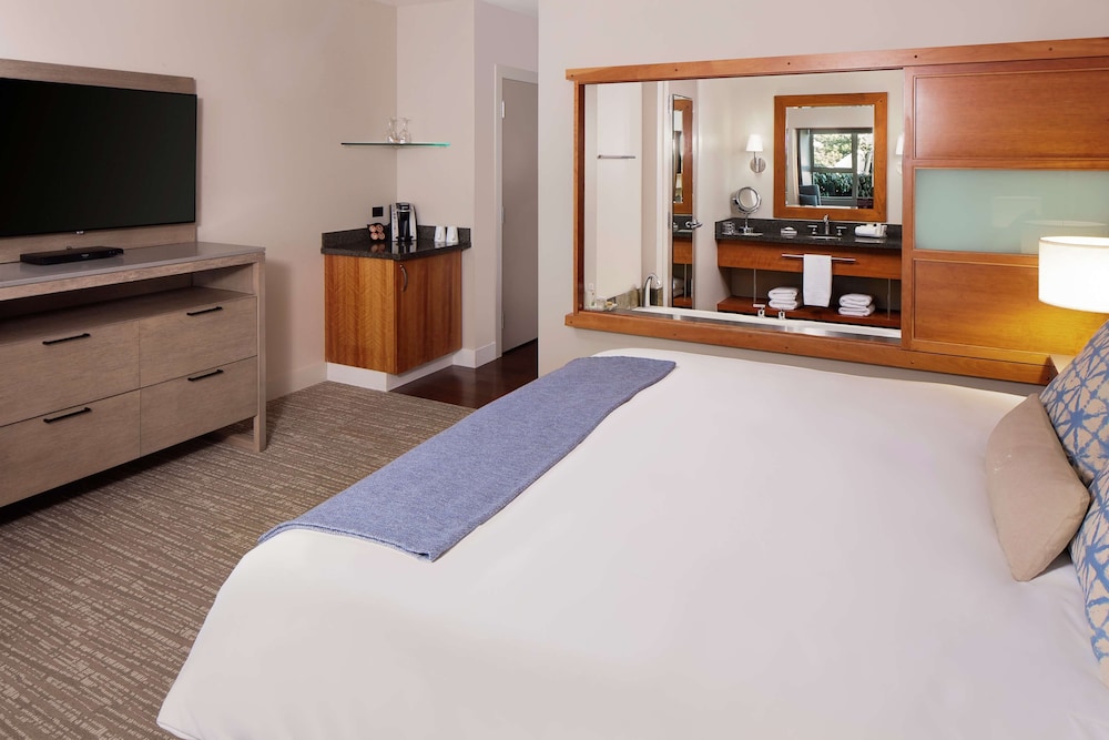 Chrysalis Inn & Spa Bellingham, Curio Collection by Hilton