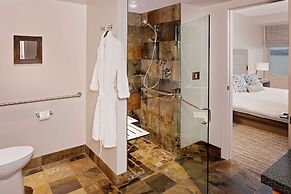 Chrysalis Inn & Spa Bellingham, Curio Collection by Hilton