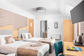 Caledonian Hotel
