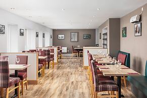 Caledonian Hotel