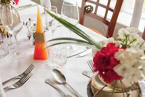 Caledonian Hotel