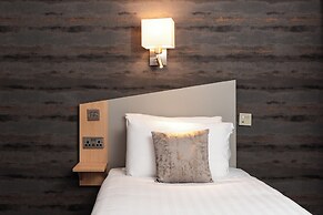 Caledonian Hotel