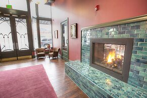 Montvale Hotel