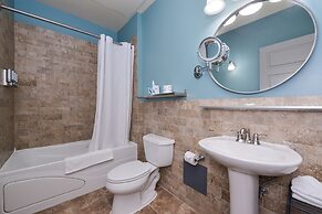 Montvale Hotel