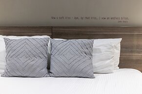 Montvale Hotel