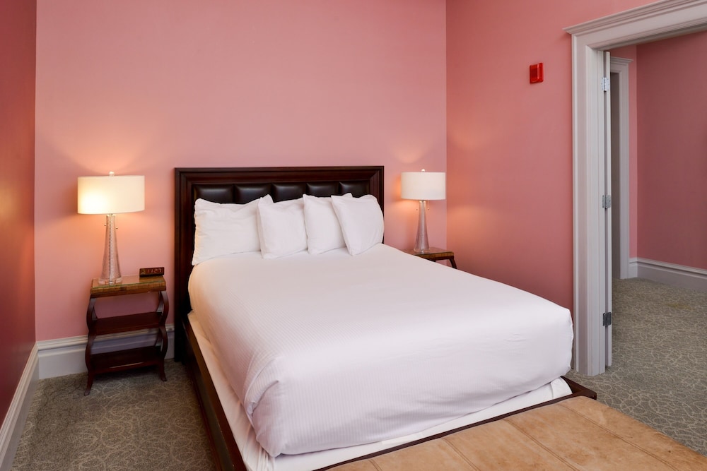 Montvale Hotel