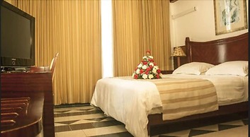Peacock Hotel
