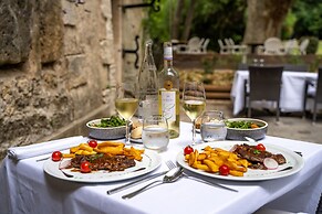 Moulin de Vernègues Hôtel & Spa
