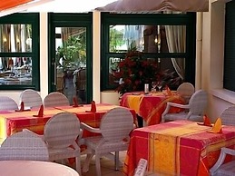 Hotel des Pins
