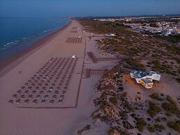 Ozadi Altura Beach Resort
