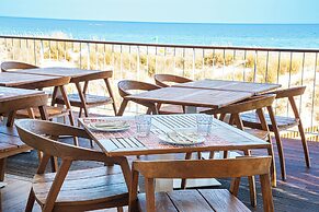 Ozadi Altura Beach Resort