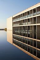 Le Meridien Ra Beach Hotel & Spa