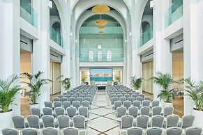 Le Meridien Ra Beach Hotel & Spa