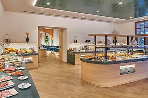 Le Meridien Ra Beach Hotel & Spa