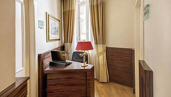 939 Hotel