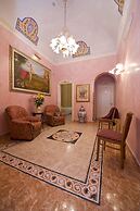 Hotel Joli