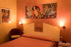 Hotel Joli