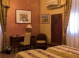 Hotel Joli