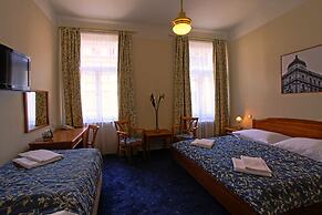 Anna Hotel