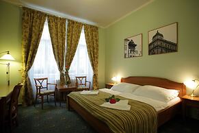 Anna Hotel