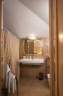 Regal Hotel