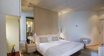 Cram Hotel