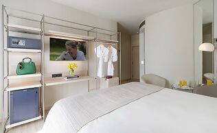 Cram Hotel