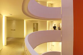 Cram Hotel