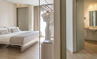 Cram Hotel
