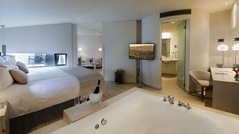 Cram Hotel