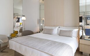 Cram Hotel