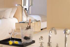 Cram Hotel